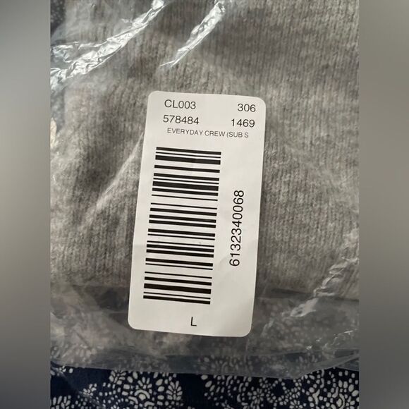 NWT LOFT Everyday Lofty Crew Sweater Grey Size LRG - Picture 4 of 4
